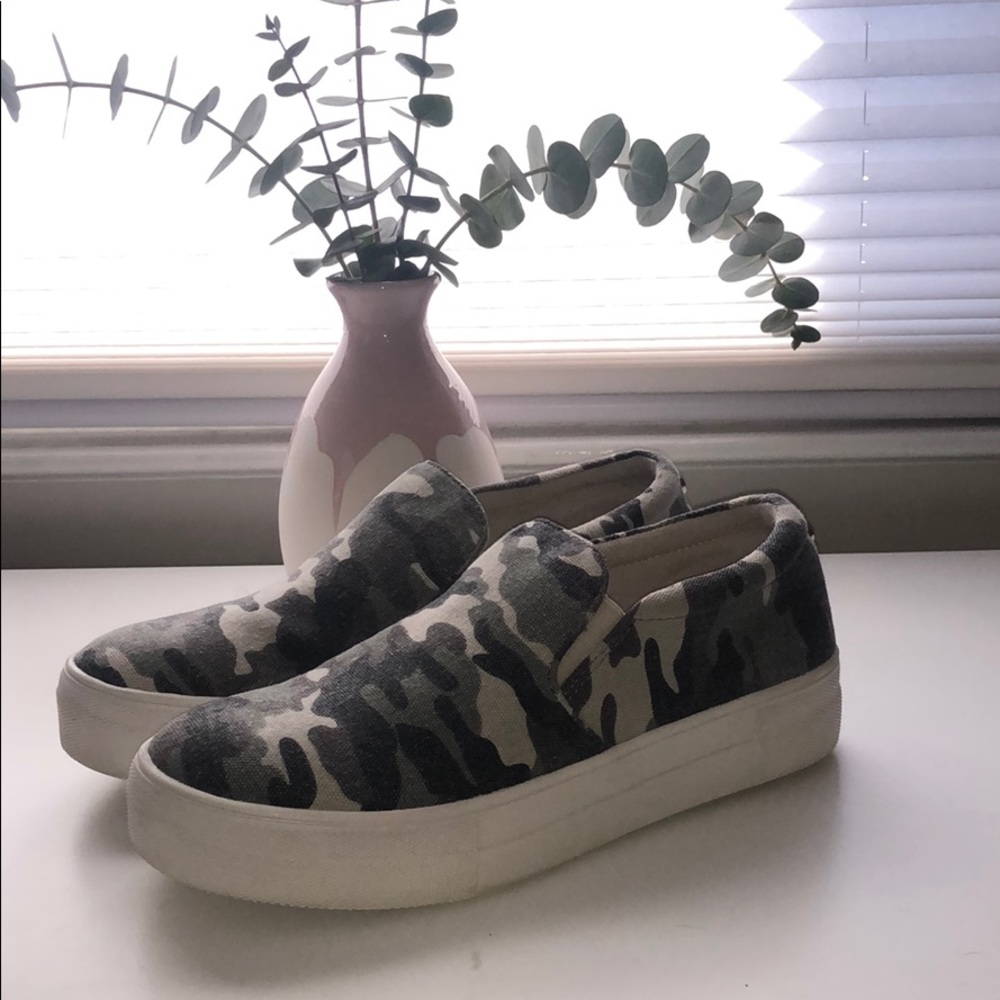 Steve Madden camo sneakers